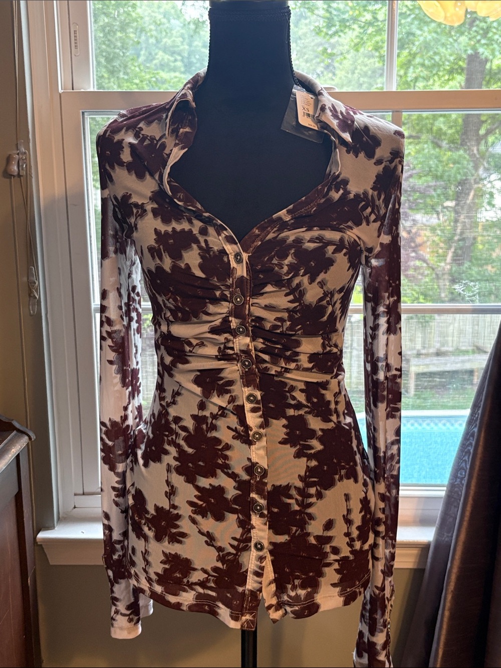 Free People Cream & Brown Floral Ruched Button-Front Long Sleeve blouse